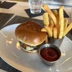 Stripsteak Waikiki - 