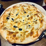 喜良 - 新ジャガイモとゴルゴンゾーラのピッツァ