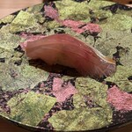 寿し道 桜田 - 娘はカンパチが1番美味しかったらしい。確かに味も透き通ってた。