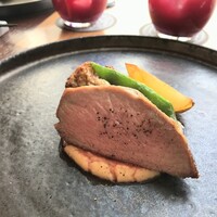 MAIN DINING by THE HOUSE OF PACIFIC - テルエル豚 龍の卵 アフミカータソース(1)