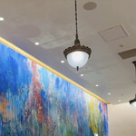 The Arts Fusion - 高い天井、壁に印象的なペイント