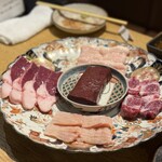 関本恭平 - 塩ホルモン：マルカワ、シマチョウ、テール、ミノ、レバー