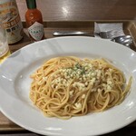 カッフェ イタリアン・トマト - モッツァレラチーズのトマトクリームソース(760円)、キリン一番搾り(470円)