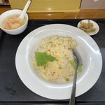 萬珍閣 - かにチャーハン　(スープ、搾菜付き)