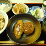 玄米ハウス ひろ作 - 2014年6月末♪肉を選択♪鶏とじゃがいもの煮物♪これも美味しい(≧▽≦)鶏が美味しい♪一見濃く感じますが、ちょうど良い味付け♪