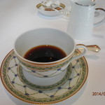 シェ・イノ - 苦しい・・腹が。