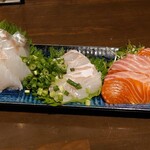 飲んべぇ食堂 らくだ屋 - 刺身3点盛り