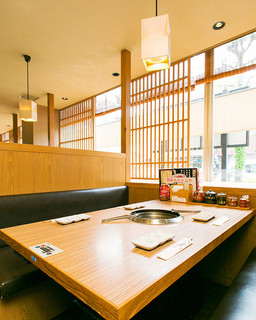 Karubiyadaifuku - テーブル席でもゆったり。