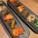 すすきの焼肉きらく - 
      ・キムチとナムルの盛り合わせ
      