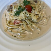 オステリアガウダンテ 神戸ハーバーランド店 - ピエモンテ風ポルチーニ茸のクリームソース自家製タリアテッレ オステリアガウダンテ 神戸ハーバーランド店 - ピエモンテ風ポルチーニ茸のクリームソース自家製タリアテッレ