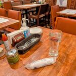 パンジャビ ダバ - テーブル席