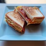 タベタノ - 料理写真:ホットサンド