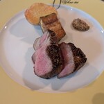 あざみ野うかい亭 - お勧めの焼き具合だそうです　　肉に味が有るのでマスタードやおろしソースも必要なし