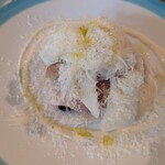 あざみ野うかい亭 - アボカドやチェリー？に２種類のチーズを後掛け