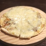 ジャズクラブダフネ - アンチョビガーリックピザ