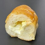 塩パン屋 パン・メゾン - 2025.06.18 (水)   ミルクフランス　190円（税込）