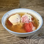 おでん屋遊 - モッツァレラチーズとまるまるトマトの解体写真♪
