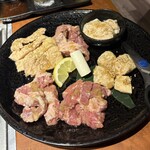 どすこい商店 ホルモン焼肉 豚星 - 