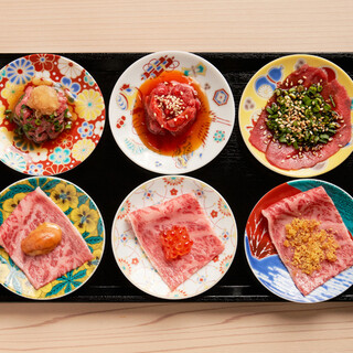 贅を尽くしたユッケ・刺し20種類以上を良心的な価格で楽しんで