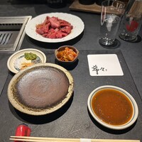 肉 希々 - 