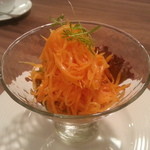 ビストロ・アロンジー - ２０１４・８月　ニンジンのサラダ