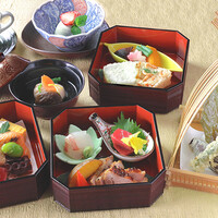 〈平日限定〉特製三段重弁当