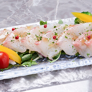 お酒の肴にぴったりな一品料理◆カレーを使ったメニューも