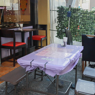 ペット同伴OKのテラス席も完備！ワイワイ賑やかな楽しい空間