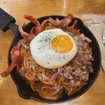 牡蠣海鮮酒場 Seaside Club - 鉄板焼きナポリタン(大盛)  ¥900+ベーコン ¥200