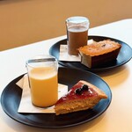 ガトーよこはま - 濃厚プリン、ブルーベリーチーズケーキ