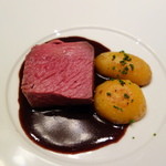 レストラン・セン - 塊で焼いた牛ランプ肉の香草焼き　赤ワインソース