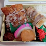 蒲田鳥久 - 特製弁当､おかず部分。