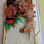 蒲田鳥久 - 取出した焼鳥全形。