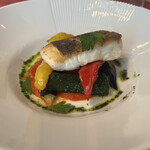 305156832 - 鮮魚のクミン焼き　トマトとバジルソース