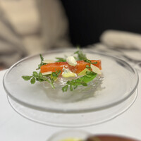 PRIMO - 41℃の燻製紅富士サーモン　緑野菜とパルミジャーノ