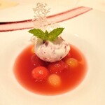 レストランひらまつ - デザート。西瓜のスープが美味しい。