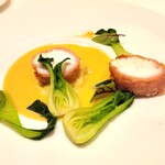 305160741 - 魚料理は鱸のロティ。柑橘系のソースが爽やかでした。