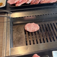 熟成焼肉 マルニク - 卓上のロースターで焼きます