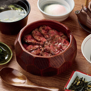 口に広がる肉の旨味が絶品！3通りの楽しみ方ができるひつまぶし