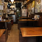 新橋四丁目酒場 わっつり - 2～6名様こじんまりなテーブル席