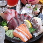 新橋四丁目酒場 わっつり - 大人気！お刺身五点盛り付飲み放題（2h)