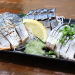 新橋四丁目酒場 わっつり - 看板メニュー！「特大さば三種盛り」