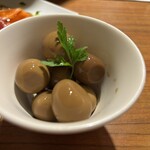 バルデリコ - うずら卵の燻製醤油漬け 396円