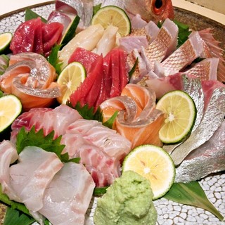 Enjoy delicious fish with sake