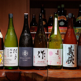 定番から全国各地の銘柄まで、日本酒や焼酎を豊富にご用意