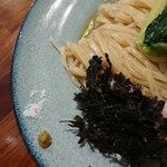 麺屋 寛 - つけ麺の皿の塩