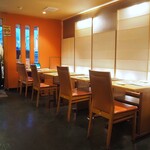 酒菜の肴 遊食家 - 店内（テーブル席）
