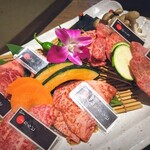 くつろぎの個室焼肉 和牛の里 - カルビ食べ比べ　ロース食べ比べ