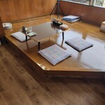 春日遅遅 - 小上がり席