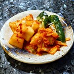 匠苑にくいち - キムチ盛り合わせ